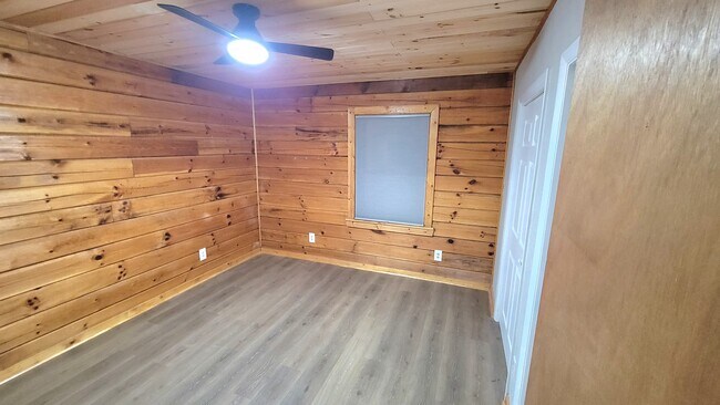 Foto del edificio - 389 Lilly Ln