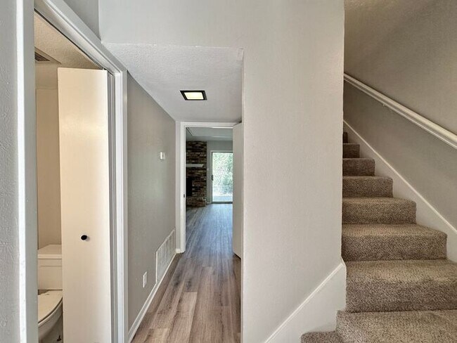 Building Photo - Tour Today! Newly Remodeled 3 Bedroom 2 Ba...