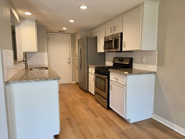 Foto del edificio - Single Story 2/2.5 in NW Austin