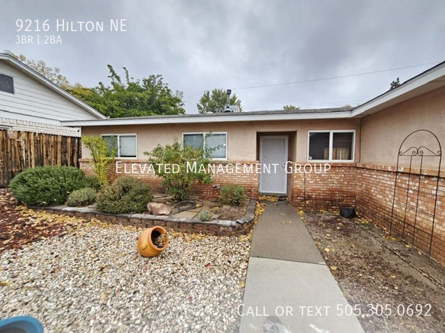 Primary Photo - Beautiful 3 bedroom Loma del Rey home. Hug...