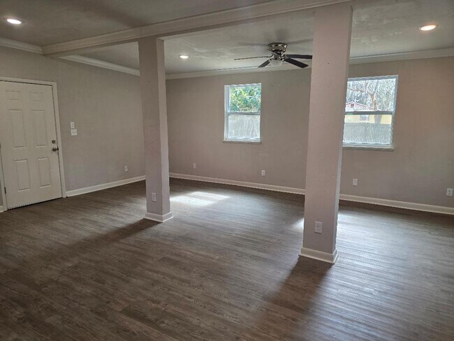 Foto del edificio - 21307 SE Hawthorne Rd