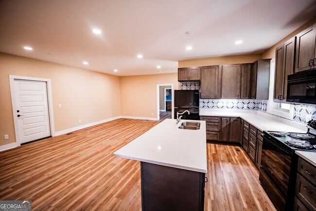 Foto del edificio - 210 W 8th St