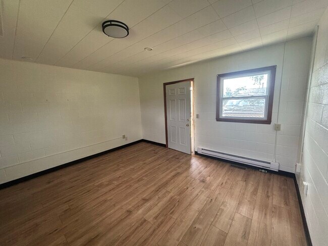 Foto del edificio - 913 S Main St