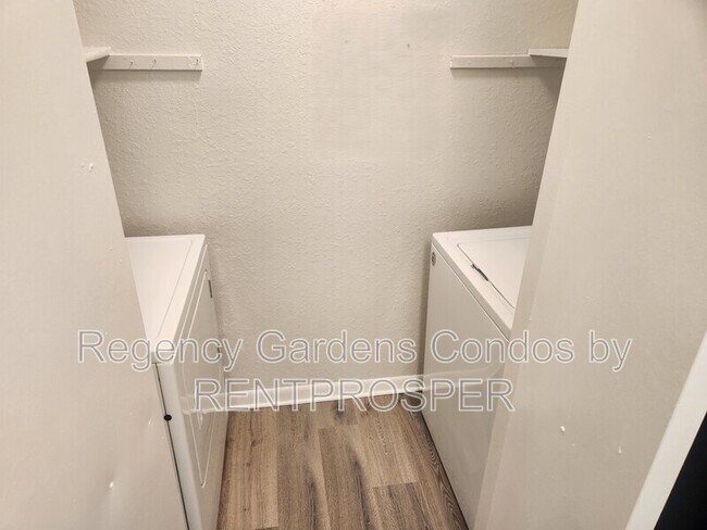 Building Photo - 4301 Lizshire Ln
