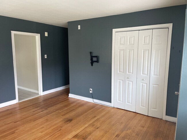 Foto del edificio - NOW AVAILABLE -  3 Bedroom, 1 Bath Home Ne...