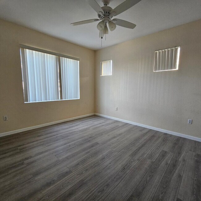 Foto del edificio - 18416 N Cave Creek Rd