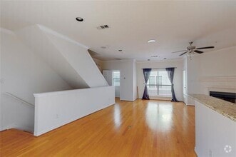 Building Photo - 2415 Stutz Dr