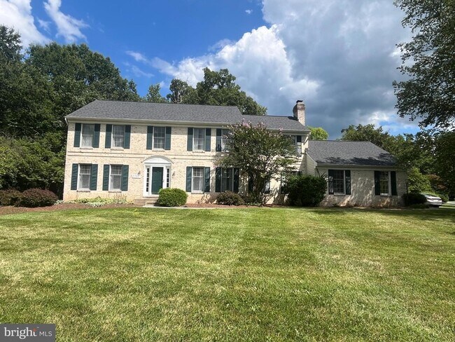 Foto del edificio - 7707 Lake Glen Dr