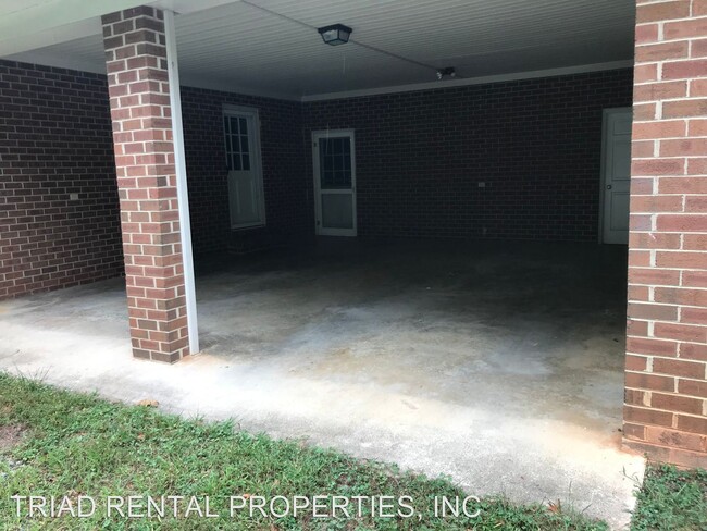 Building Photo - 3 br, 2 bath House - 2913 HOLLY SPRING RD