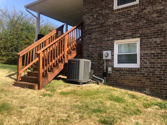 Building Photo - 209 Mount Pleasant Blvd
