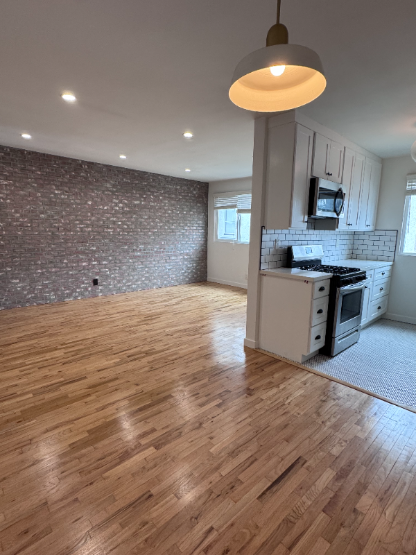 Foto del edificio - 821 Westmount Dr