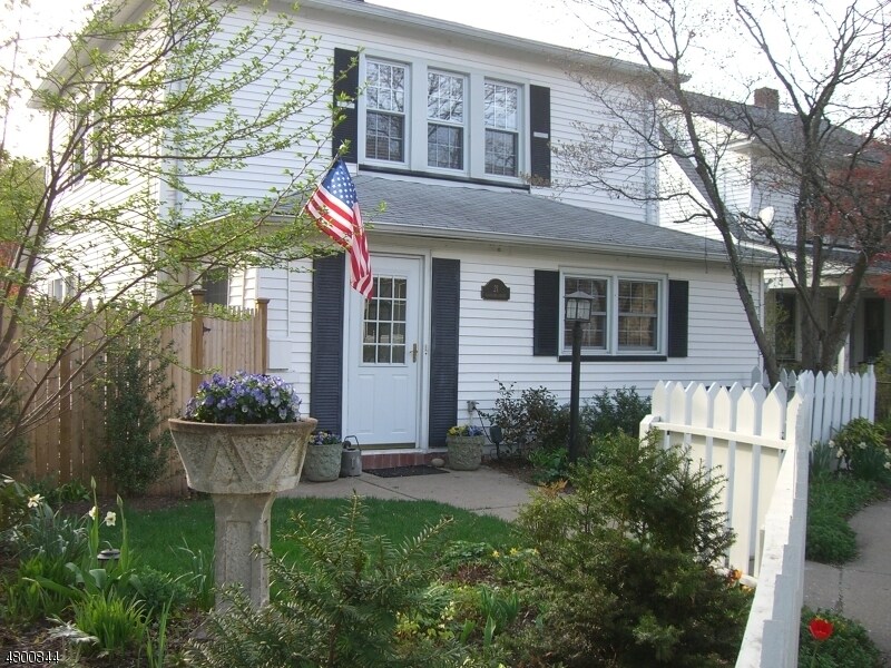Primary Photo - 21 Cleveland St