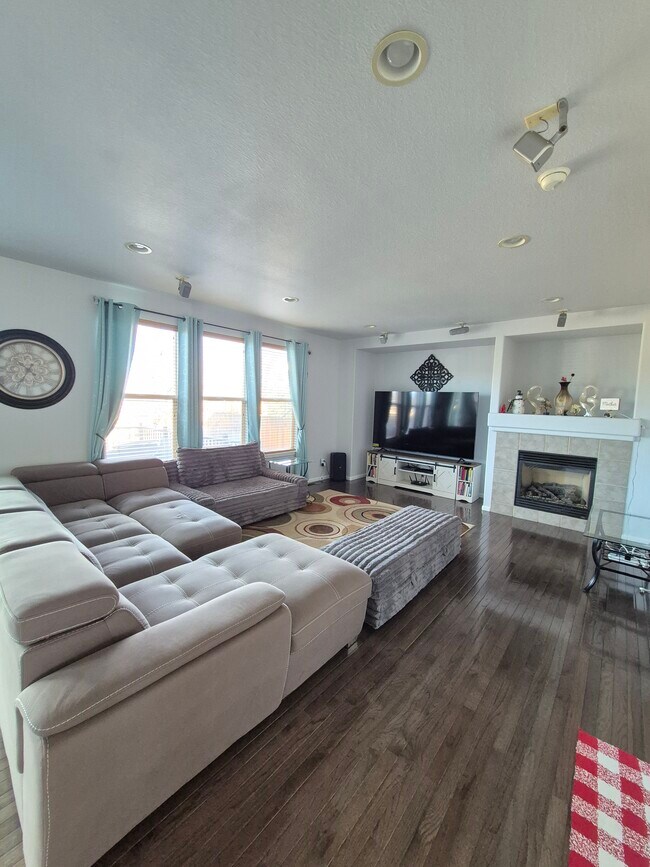 Sala de estar - planta principal - 4441 S Johnson Ct