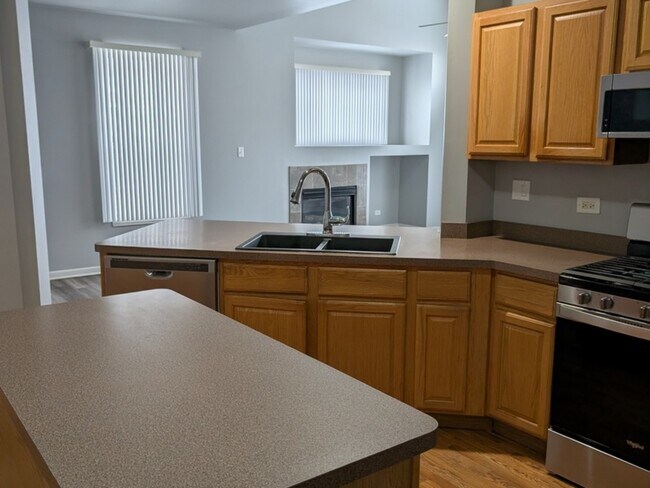 Foto del edificio - 1966 Alinda Ave