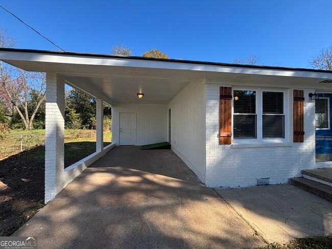 Building Photo - 1015 Highland Ave