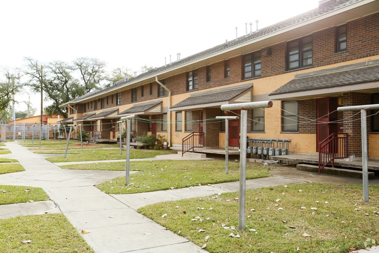 Building Photo - Irvington Village