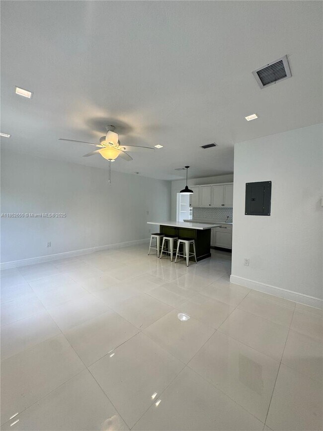 Foto del edificio - 45 NW 117th St