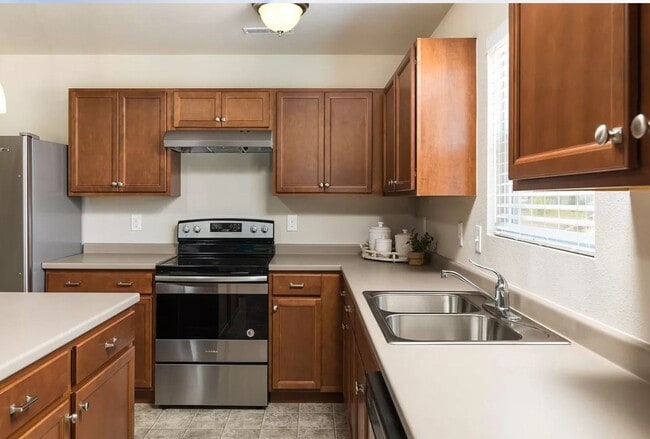 Photo - Large 4 bedroom 2000 sq ft home at a great value!