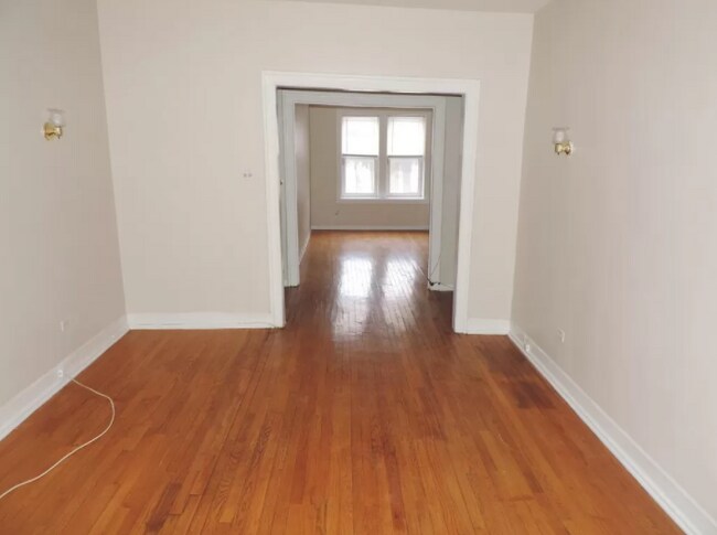 Building Photo - 1364 W Estes Ave