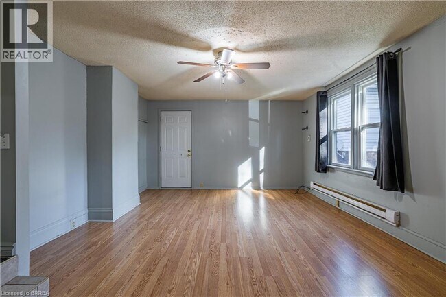 Building Photo - 113 Brant Ave