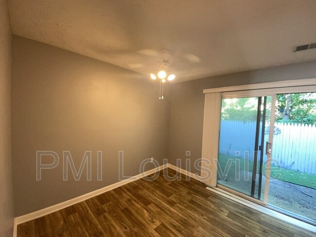 Building Photo - 9813 Oakshire Dr