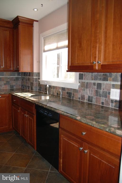 Building Photo - 3250 Martha Custis Dr