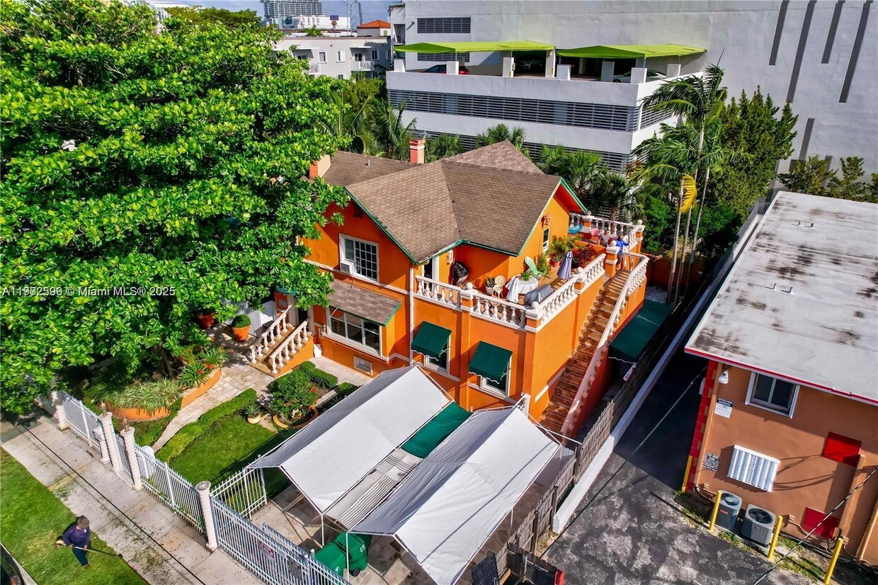 Foto principal - 1033 NW 6th St