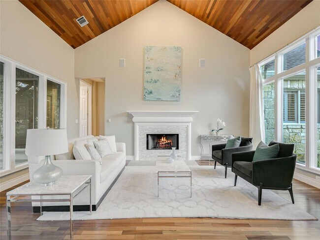 Foto del edificio - 417 Beardsley Ln
