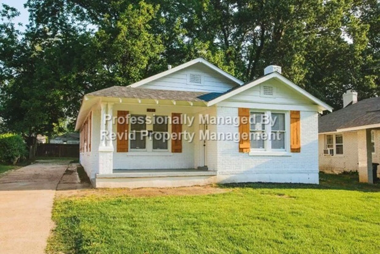 Primary Photo - Newly Renovated 3 bed 2 Bath Home Near U o...