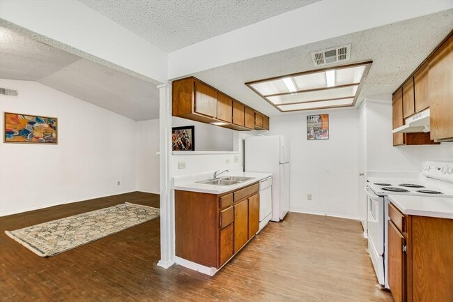 Building Photo - 1218 Tartan Ln