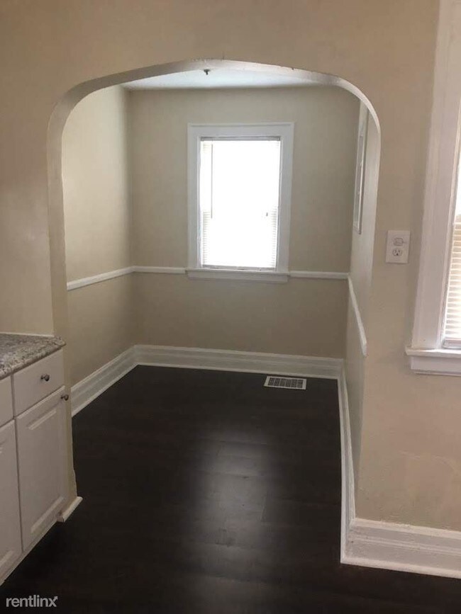 Building Photo - 3 br, 1 bath House - 15872 Lauder St