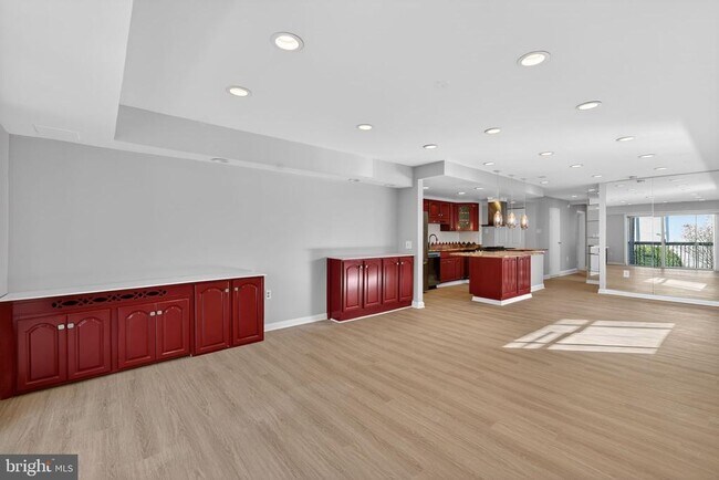 Foto del edificio - 10320 Westlake Dr