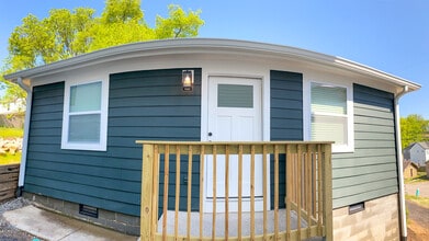 Building Photo - 1102 Cecilia Ave