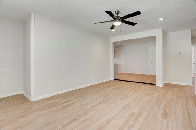 Foto del edificio - 334 Pennington Dr