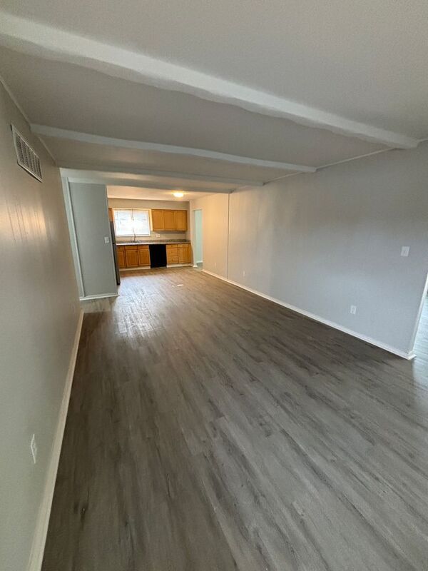 Foto del edificio - 1866 Lakeheights Ln