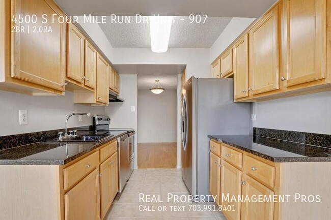 Building Photo - Lovely 2 BD/2BA at The Brittany!