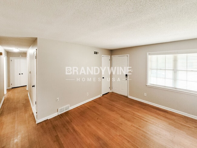Building Photo - 3319 Shuster Cove
