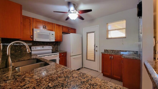 Building Photo - 406 NW 68th Ave