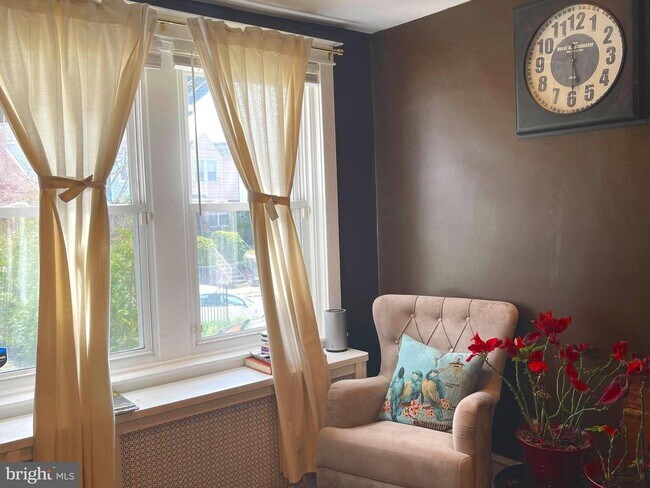 Foto del edificio - 1541 E Mayland St