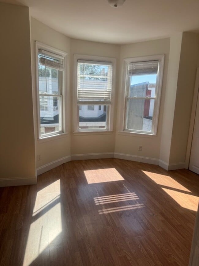 Building Photo - Affordably Priced Home - Elmwood Park
