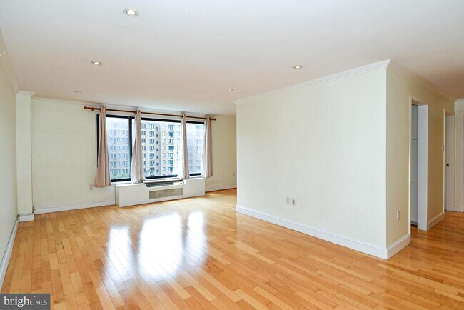 Foto del edificio - 2501 Calvert St NW