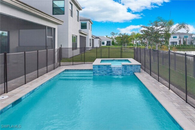 Foto del edificio - 12794 Woodbury Dr