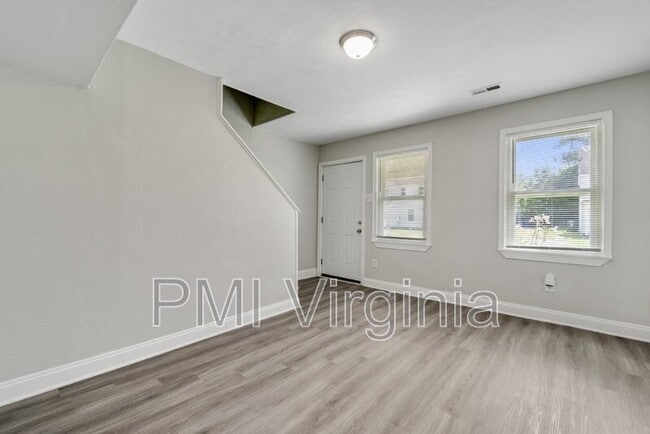 Building Photo - 7 Decatur St