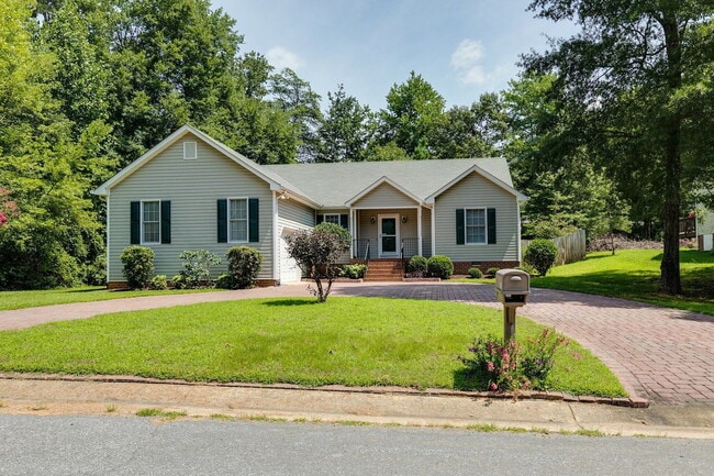 Foto del edificio - 1913 Castle Glen Dr