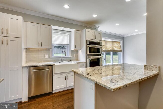 Building Photo - 4824 Flower Valley Dr