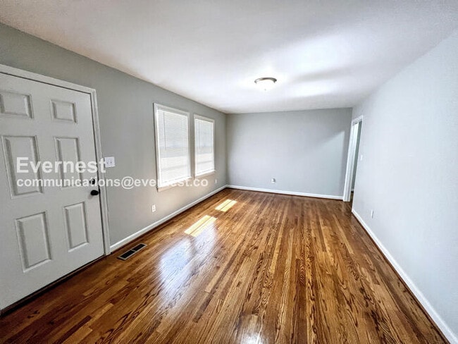 Building Photo - 412 5th Way