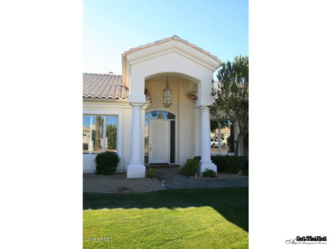Building Photo - 5 BEDROOM HOME IN SCOTTSDALE WITH POOL A