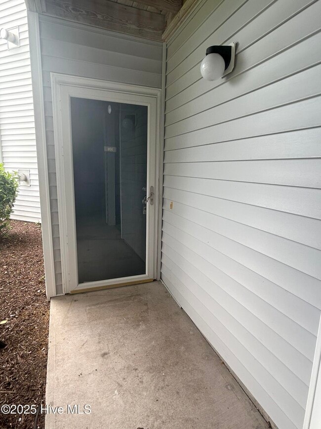 Building Photo - 4136 Breezewood Dr