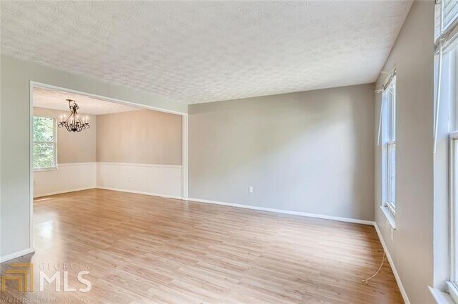 Foto del edificio - 1305 Taylor Oaks Dr