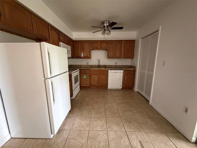 Foto del edificio - 1048 SW 6th Dr